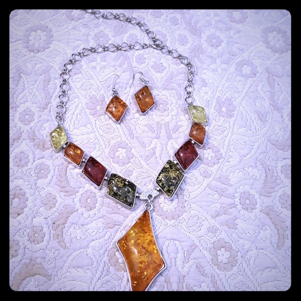 Women's necklace & earrings set